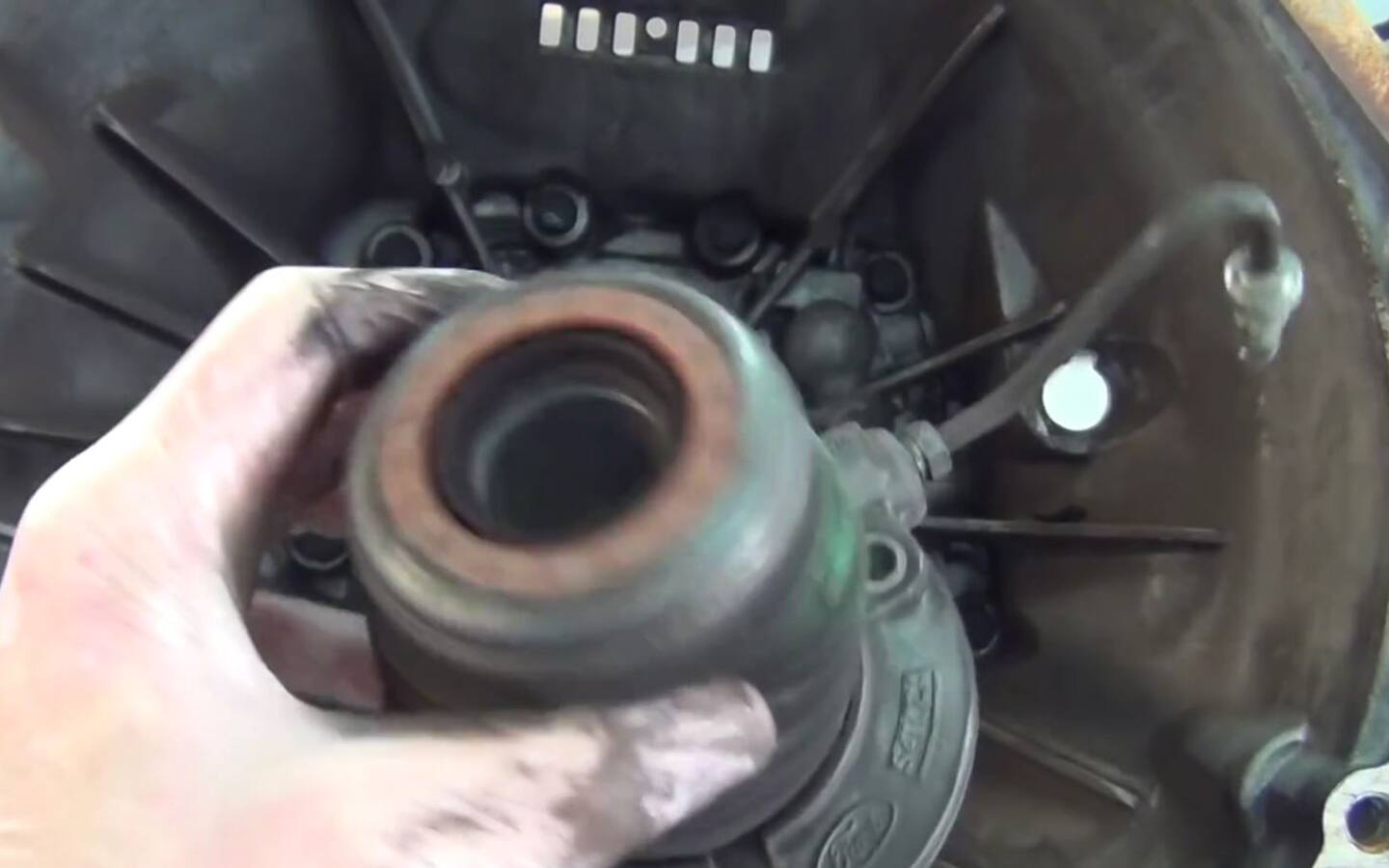 How to Change A Clutch on a RearWheelDrive Vehicle Advance Auto Parts